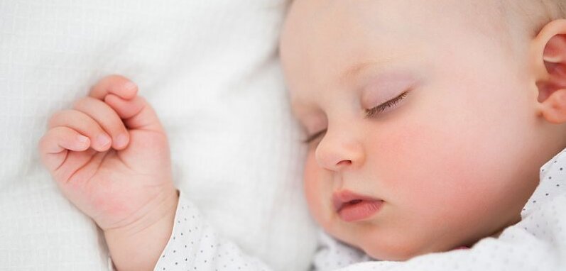 schlafendes Baby Familie und Rheuma Liga Informationen rheumaliga